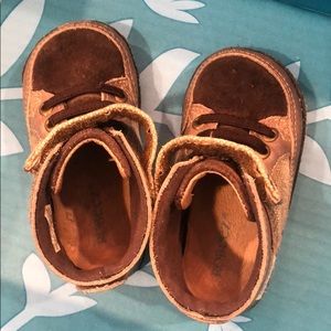 Size 4 Robeez baby boots